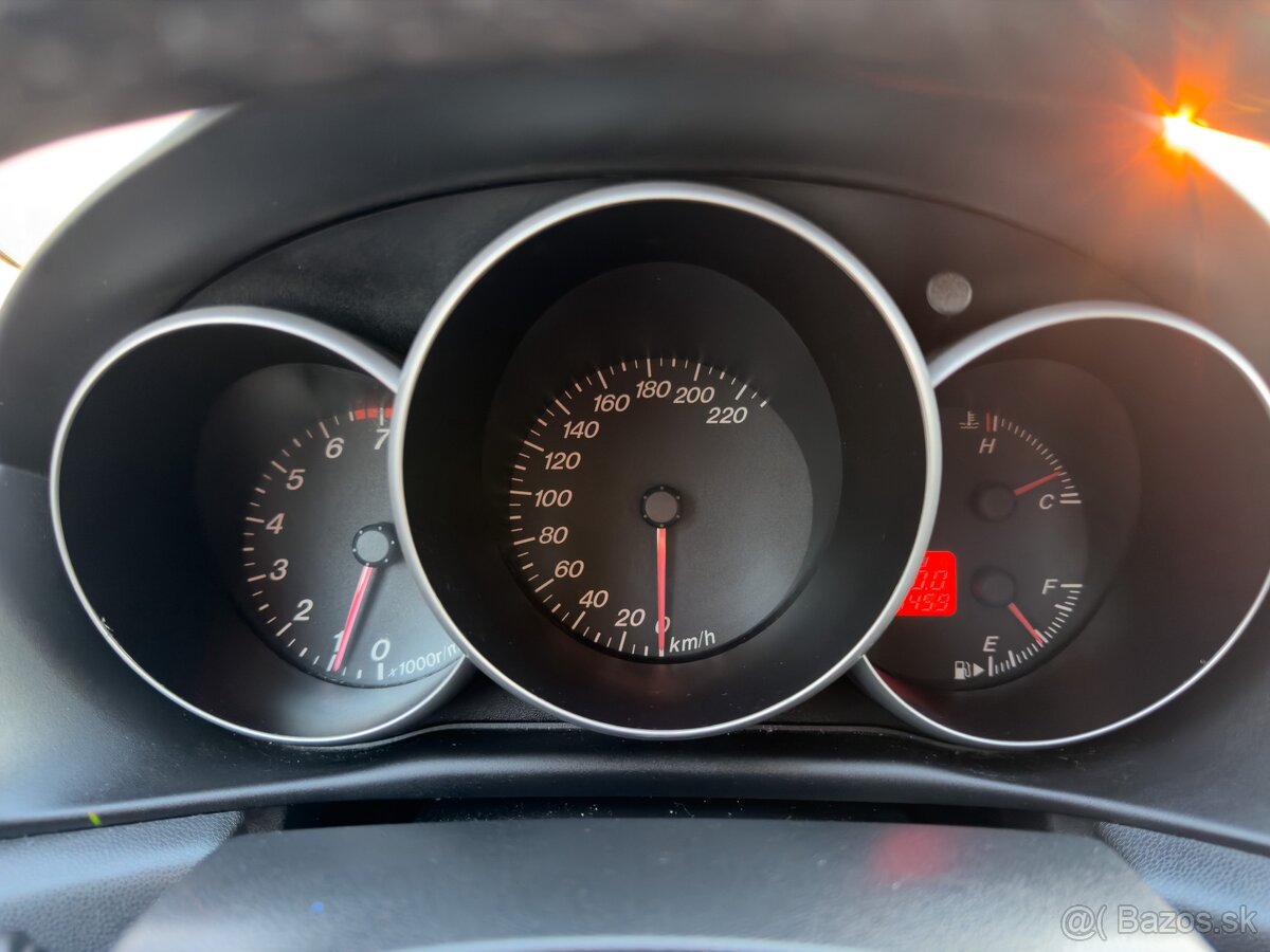 Mazda 3 1.6i benzín Comfort 77kW - 11