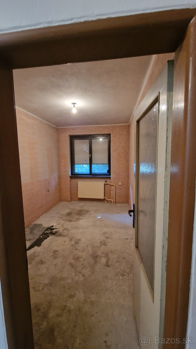 Predám viacgeneračný dom - 11