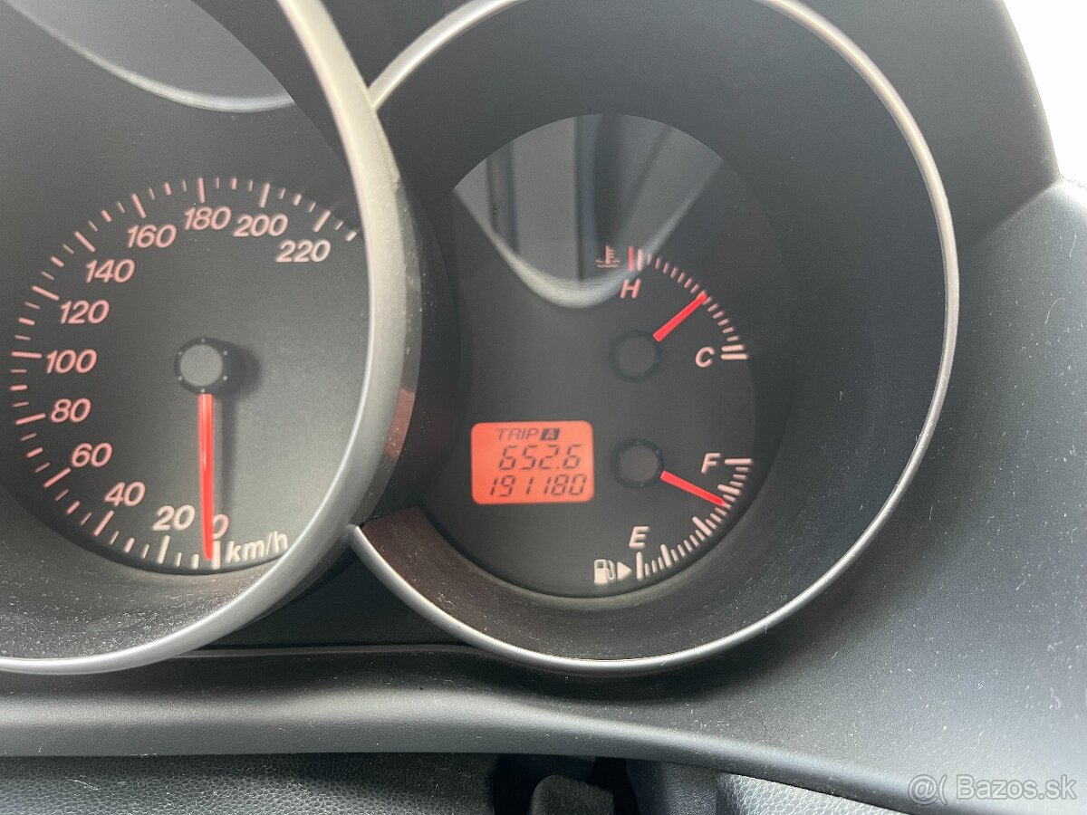 Mazda 3 1.6i. 77kW rok 2005 - 11