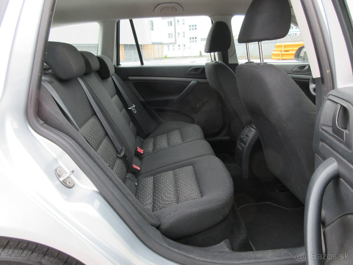 Škoda Octavia Combi 1.6 Tour II - 11