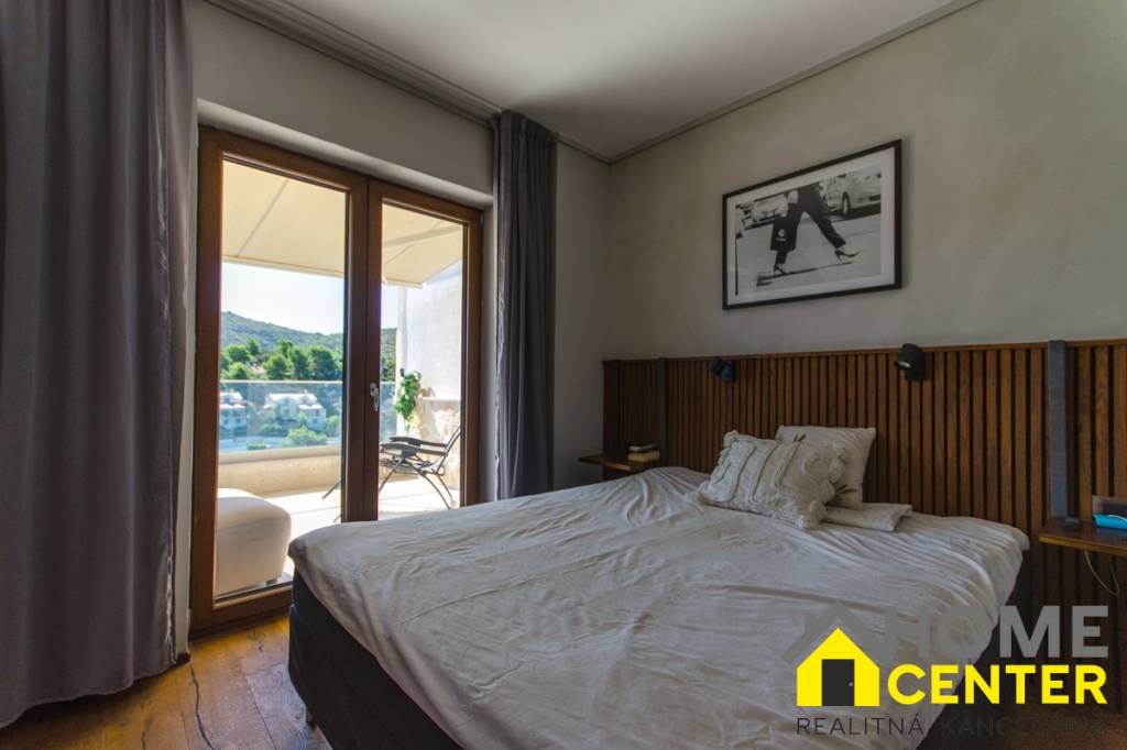 NA PREDAJ prekrásny novopostavený dom / 494 m²/ ostrov Brač, - 11