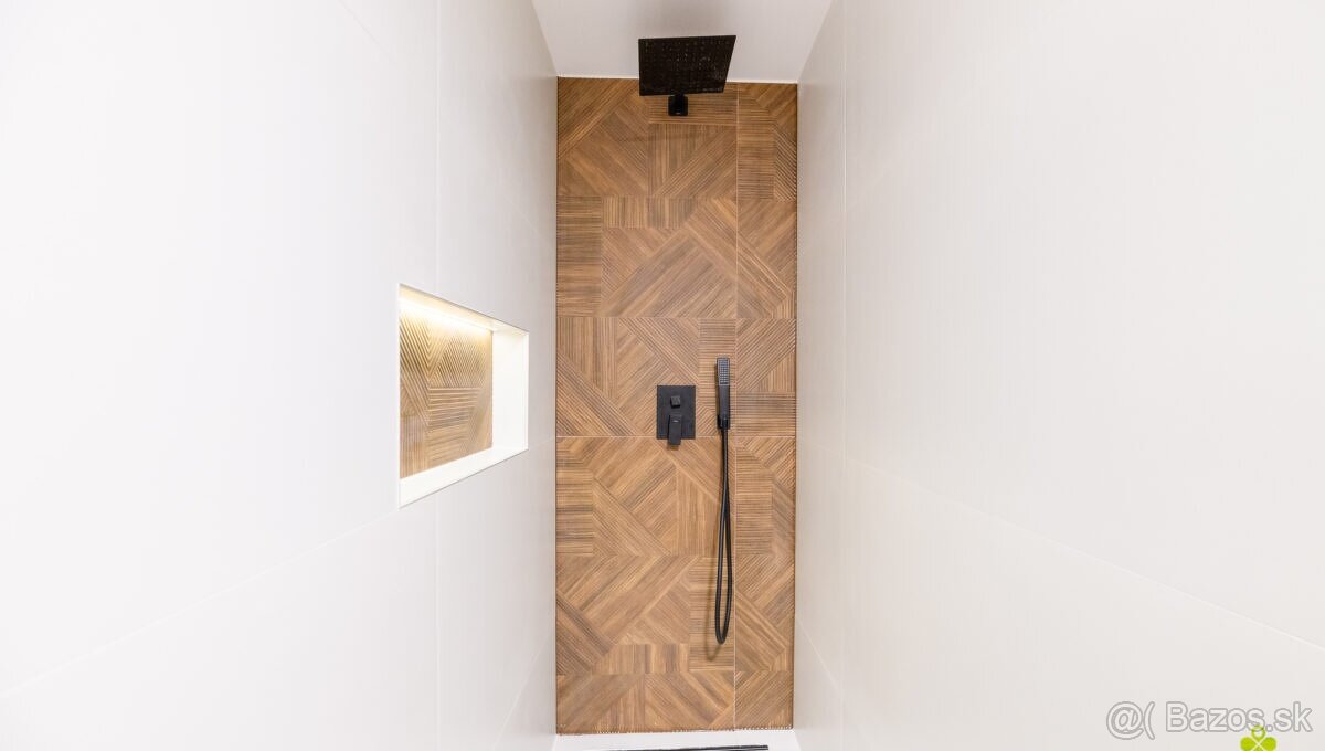 DIZAJNOVÝ 3 IZBOVÝ BYT UL. STAVBÁROV PRIEVIDZA - 11