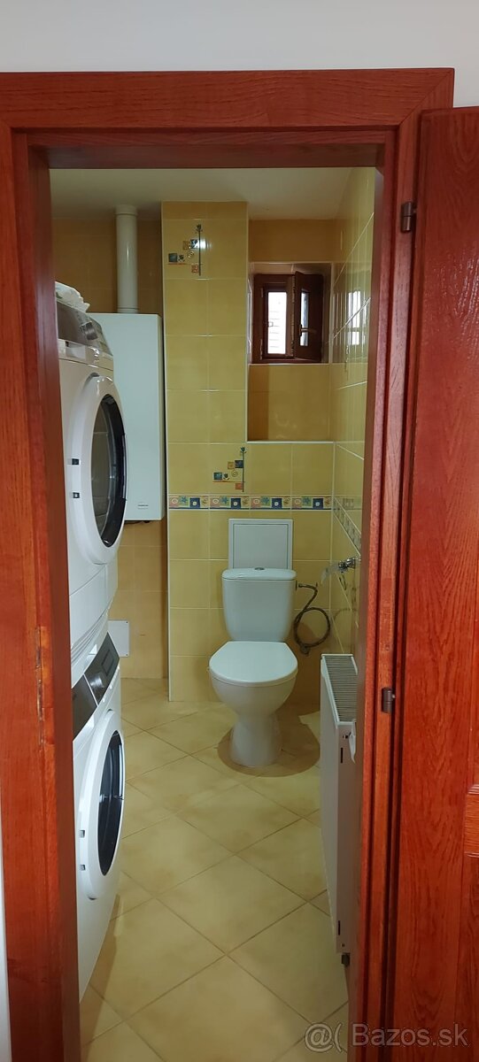 Zariadený rodinný dom s garážou - 11