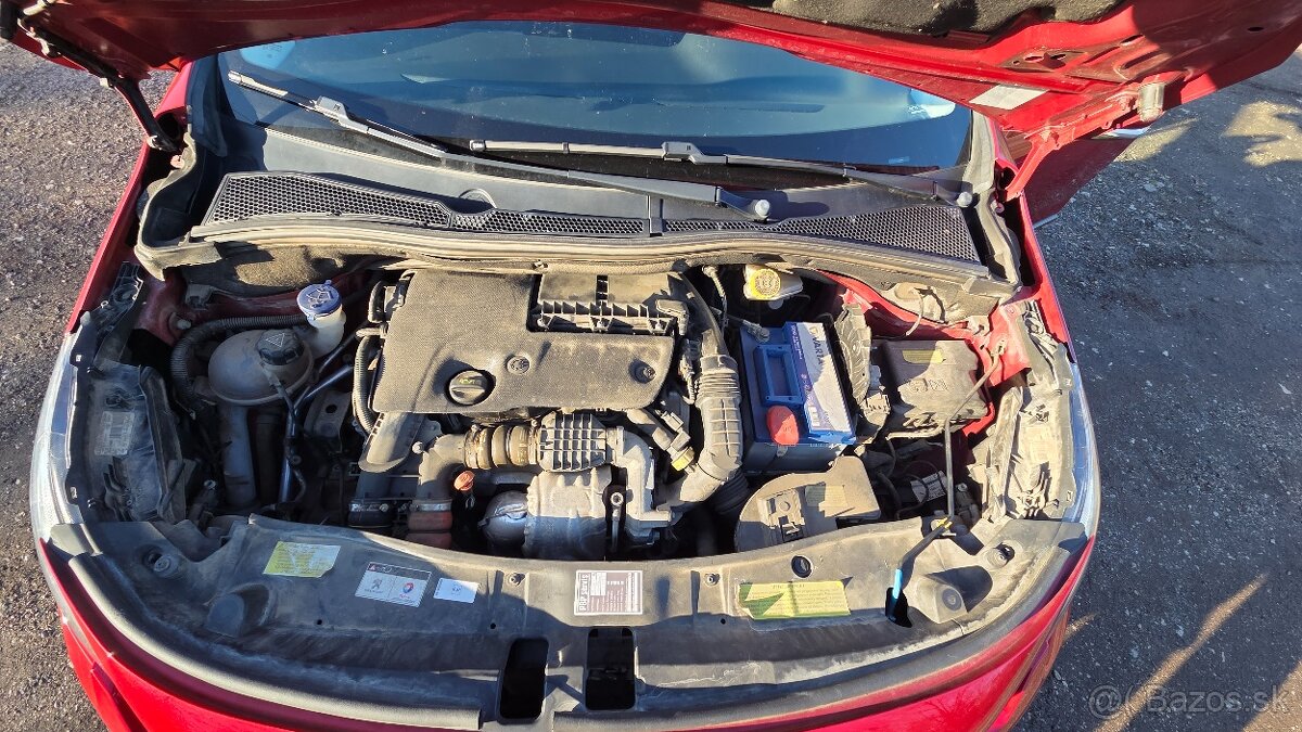 Peugeot 2008 1.6 BLUE HDI - 11