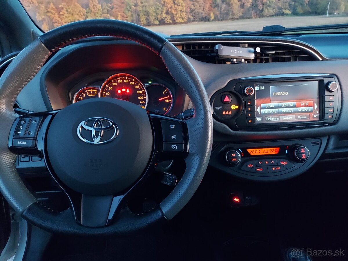 Toyota Yaris 1.33l benzín, 74 kW – výborný stav, plná výbava - 11