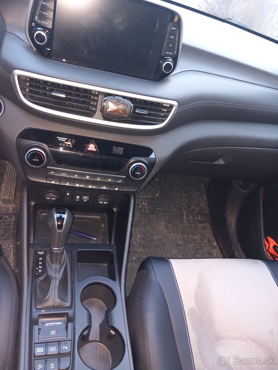 Hyundai Tucson 1,6 T-GDi, 130 kW 4x4, AUTOMAT - 11