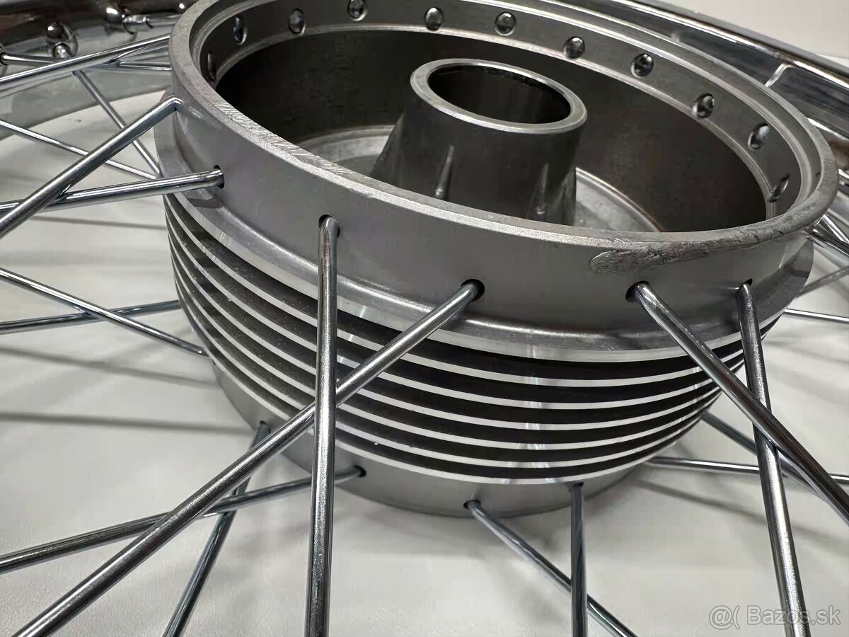 Predám nové koleso 16" komplet ráfik výplet stred JAWA - 11