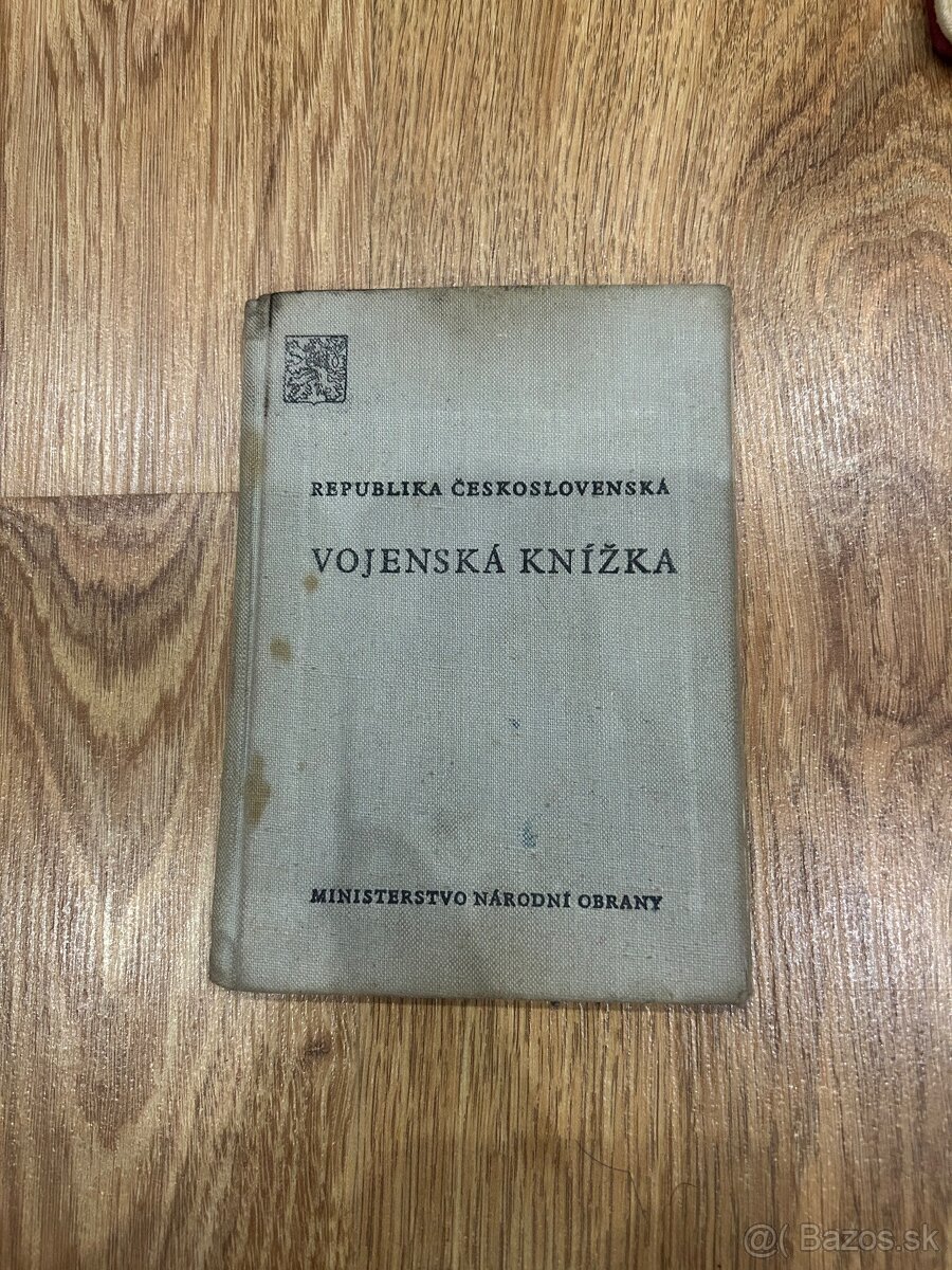 Konvlut starých komunistických predmetov - 11