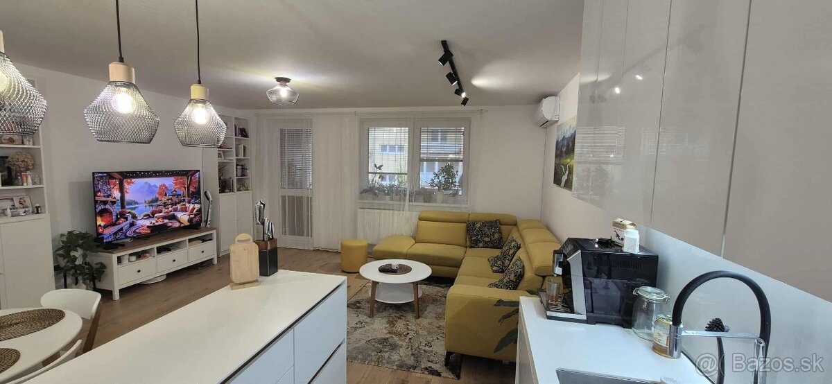 REZERVOVANÉ: Prenájom 3i bytu s KLIMATIZÁCIOU a dvomi - 11