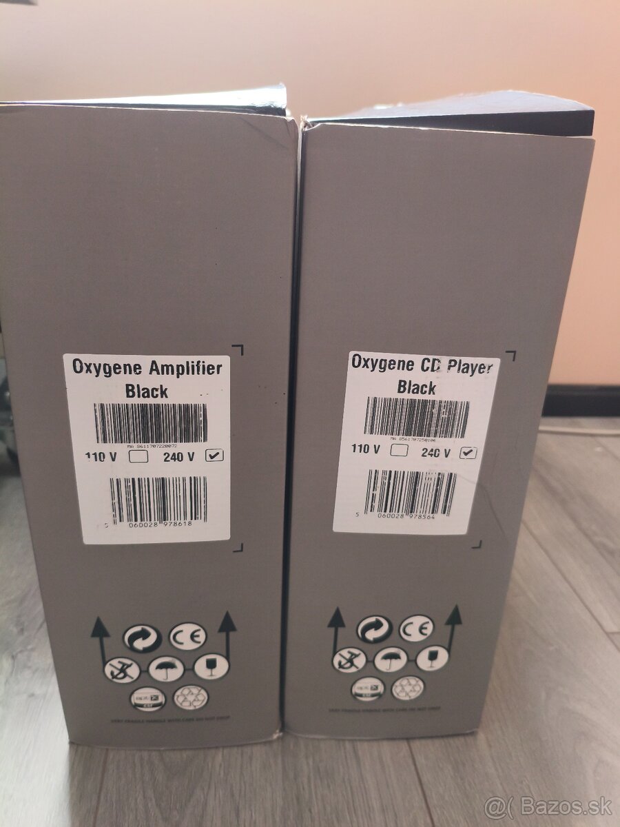 Roksan Oxigene Black zosilňovač+cd - 11