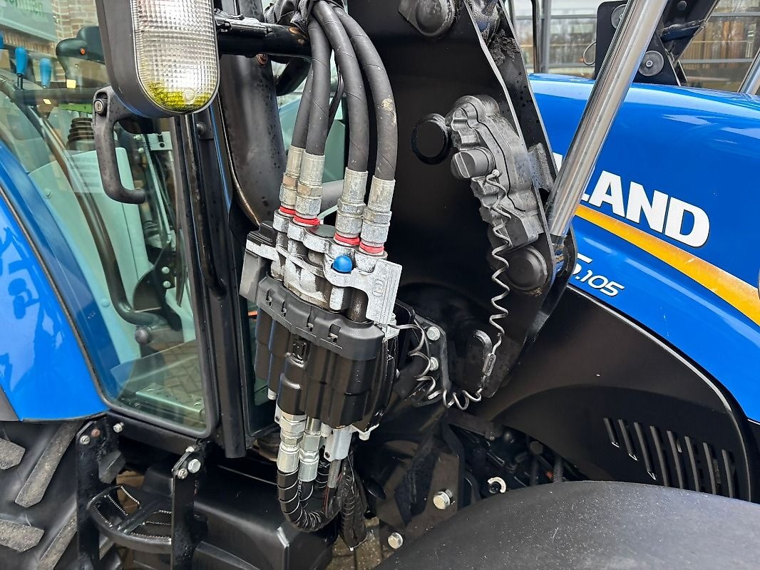 Traktor New Holland T5.105 + Čeln nakladač - 11