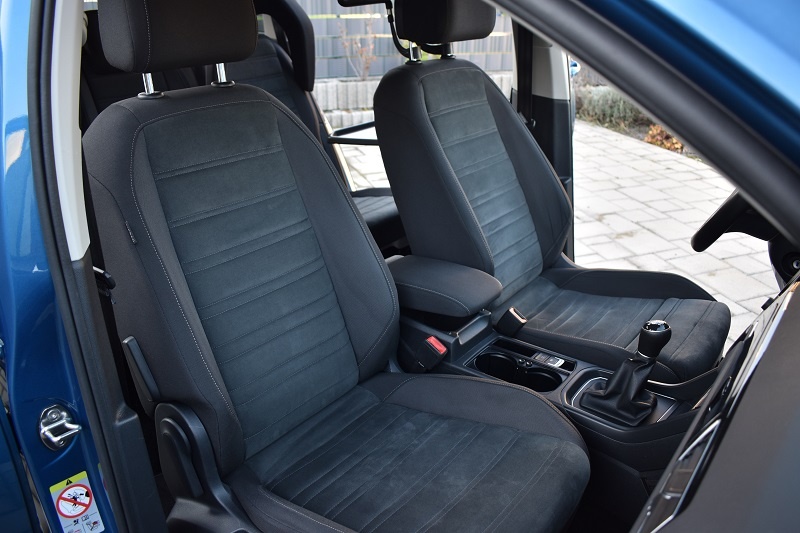 Volkswagen Touran 1,6 TDI Highline 85 kW Diesel / Nafta - 11