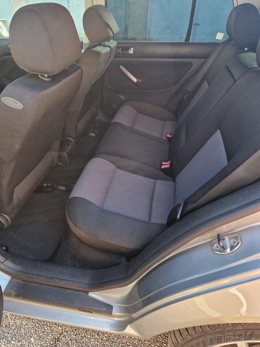 Volkswagen golf 1.6i 77kw 16V. r.v.2004 - 11