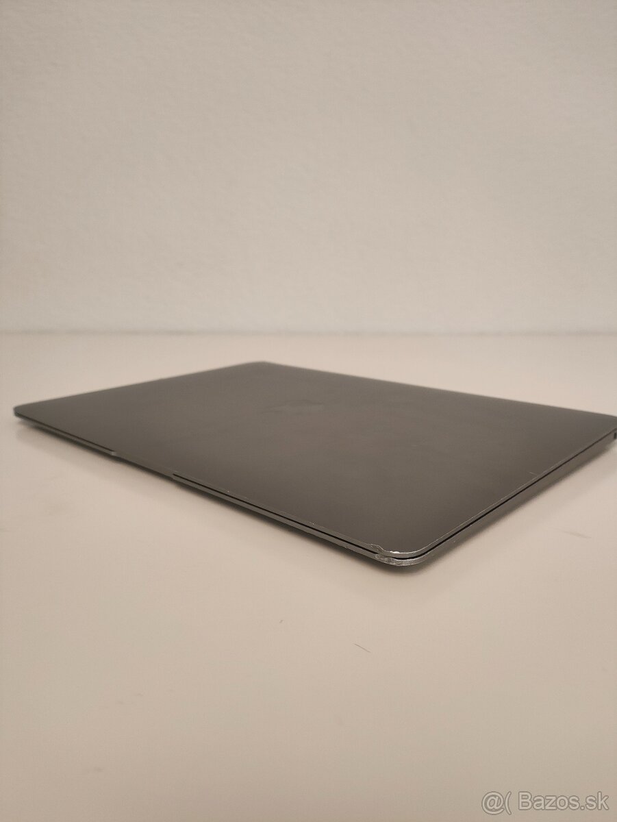 MacBook Air 13" 2019 | i5 • 8GB • 128GB - 11