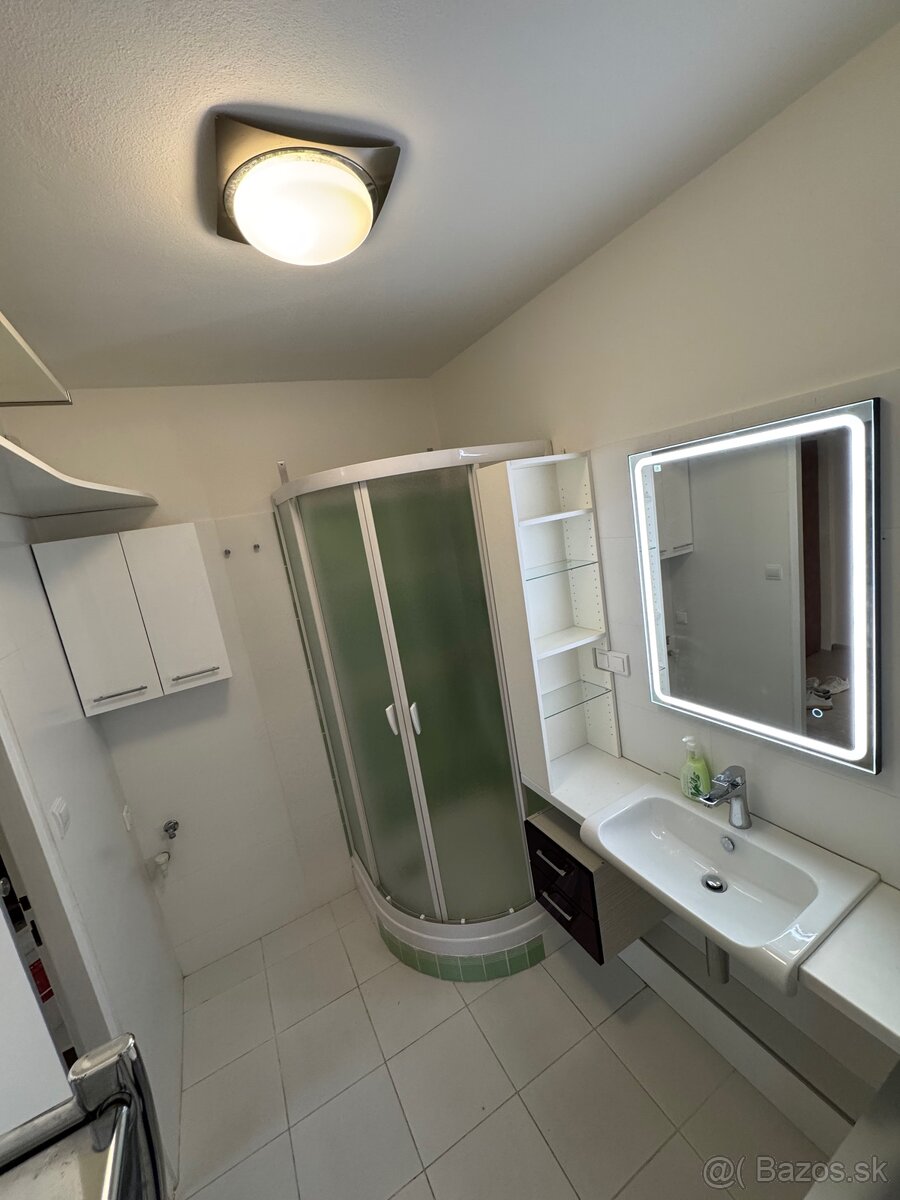 Prenájom 4 izbového bytu pre študentov - 11