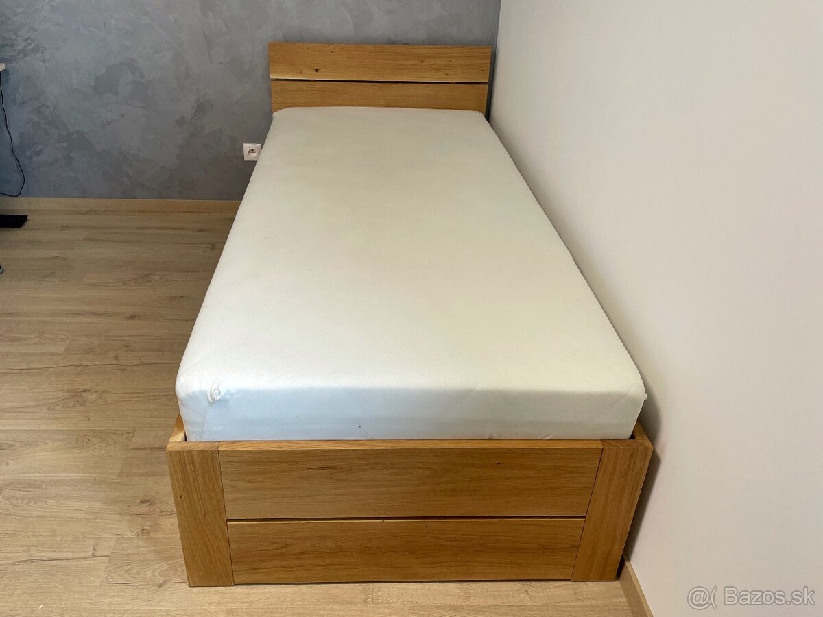 Dubová posteľ s detskými zábranami a úložným priestorom - 11