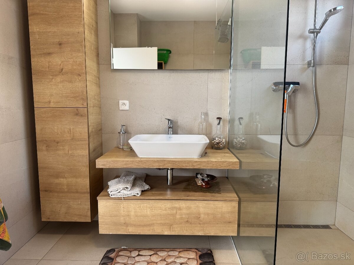 PREDAJ - RD pri súkromnom jazere - Boldog - 11