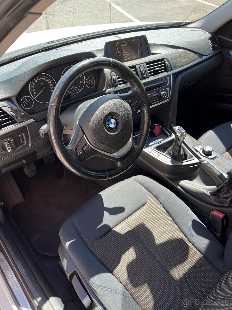 BMW Rad 3 F31 320D Luxury - 11