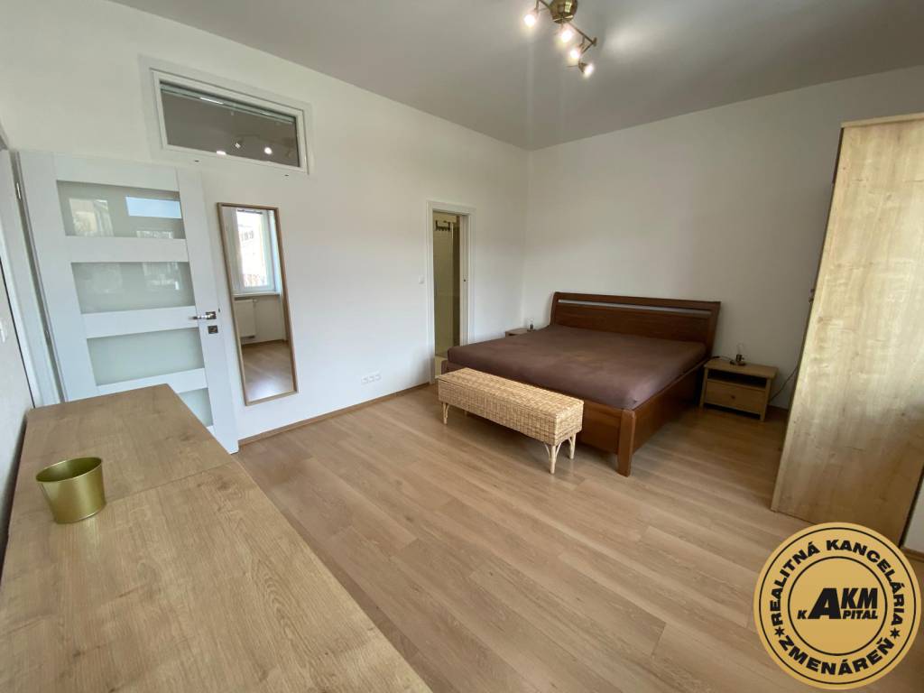 EXKLUZÍVNE Priestranný 3 izbový byt v srdci mesta Zvolen na - 11