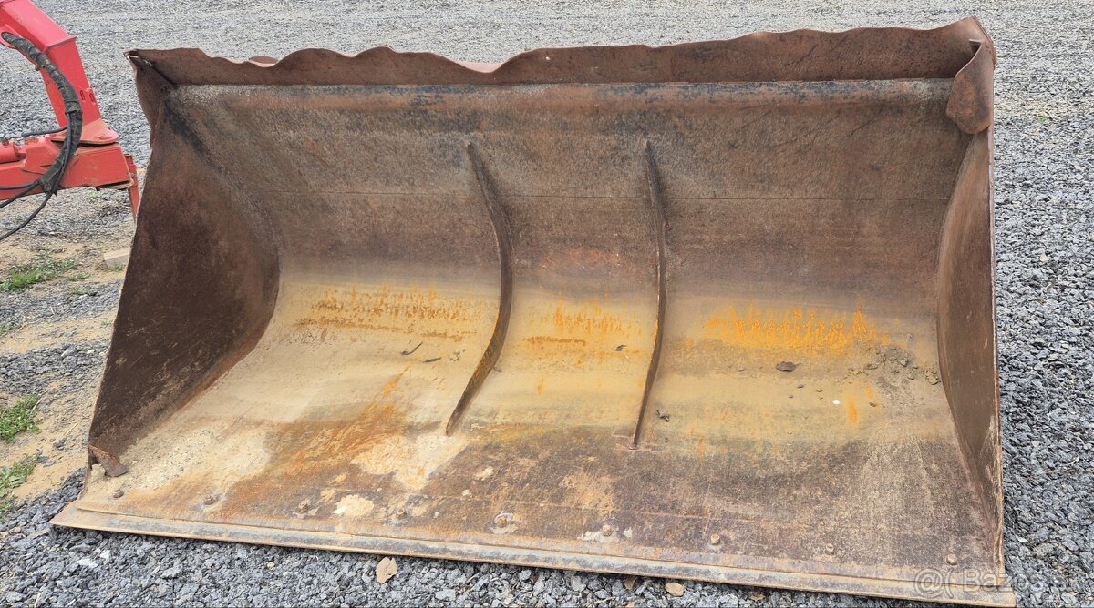 Teleskopický nakladač - 11