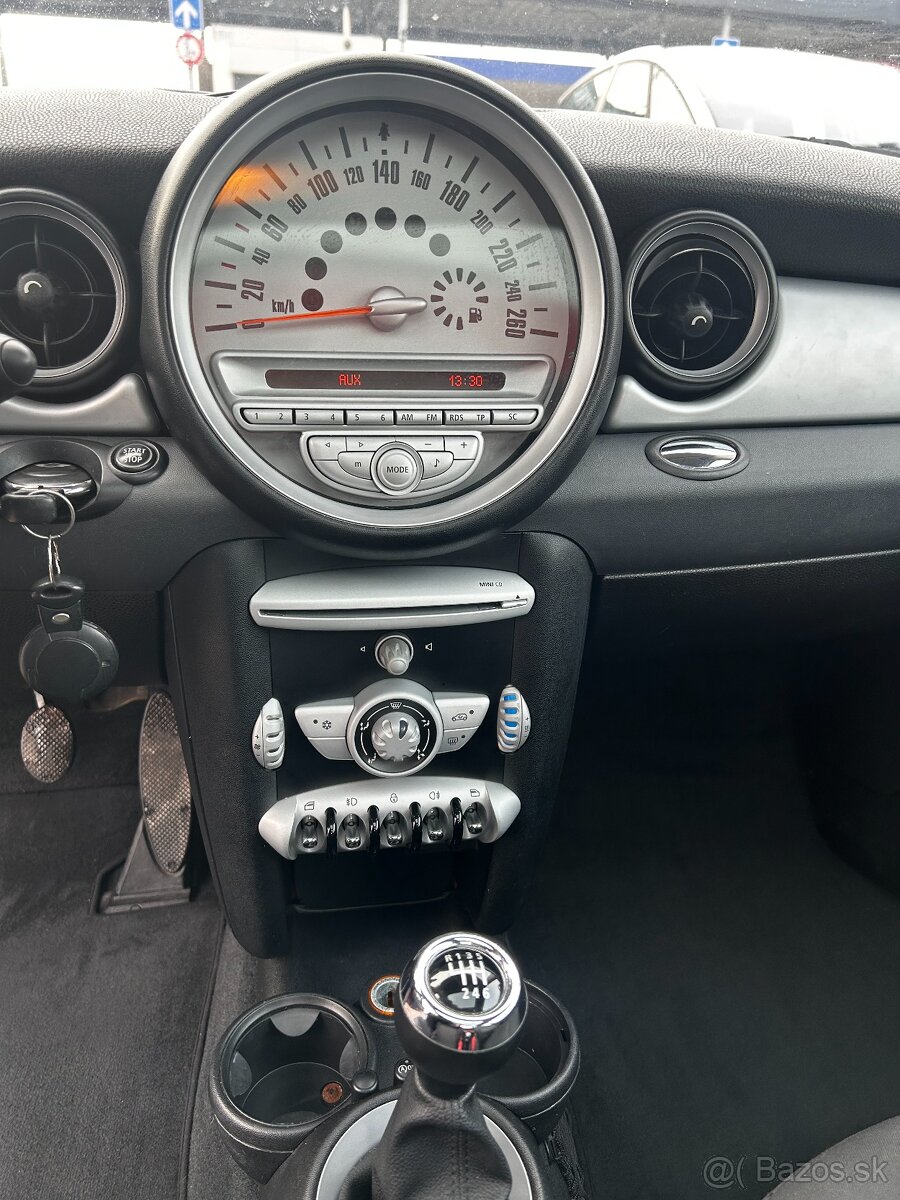 Mini Cooper One 1.4 (2009) - 11