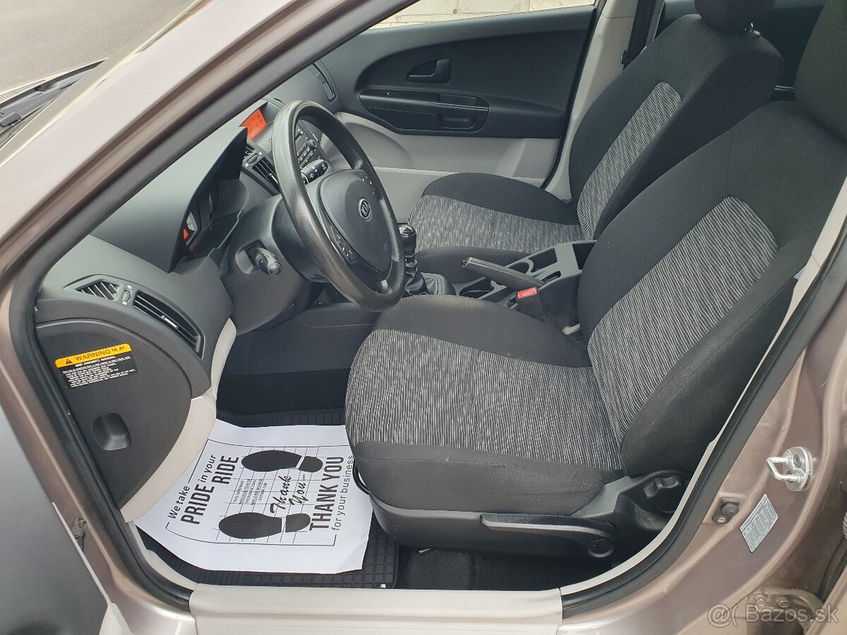 Kia Ceed 1.4 CVVT benzin 77kw - 11