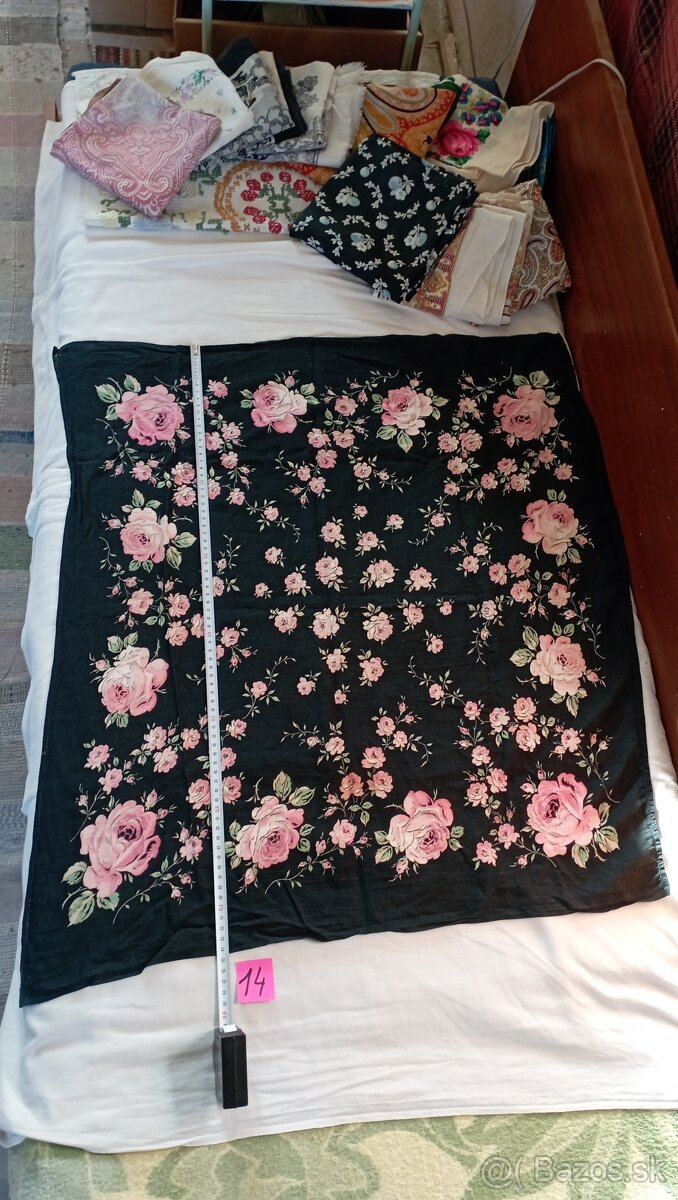 Staré šatky.. súčasť kroja.... - 11