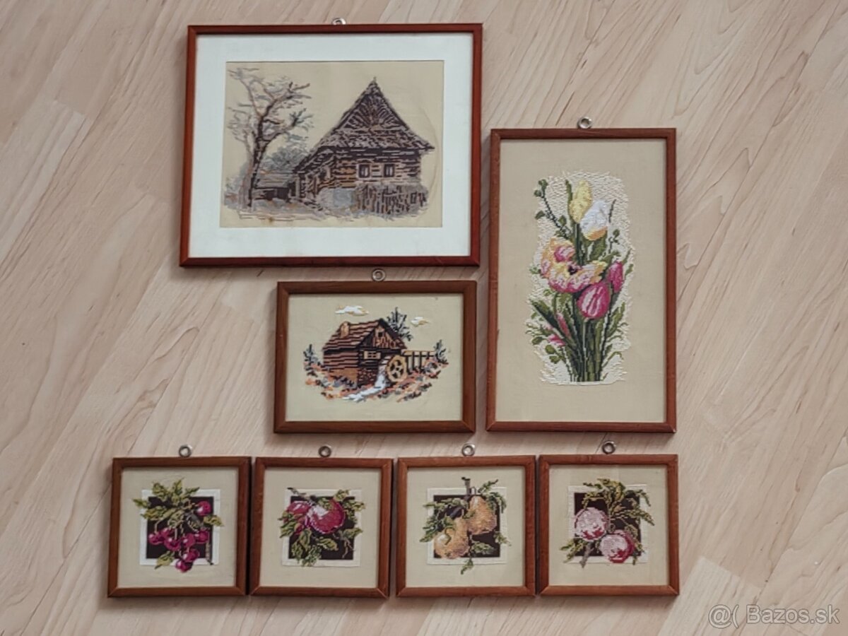 Posteľ, skrinky, stôl, stoličky, nočné stolíky, obrázky. - 11