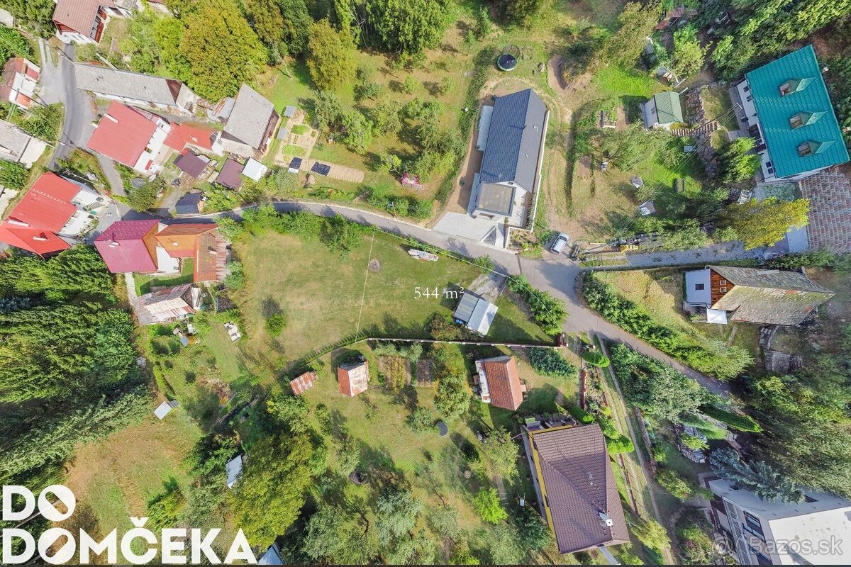 DO DOMČEKA | Slnečný stavebný pozemok v blízkosti lesa, Krík - 11