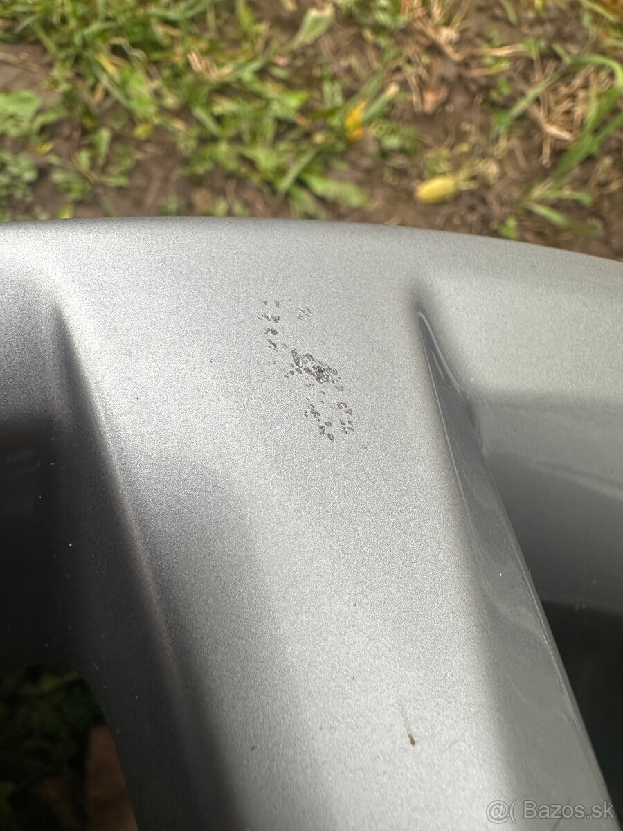 R-line Volkswagen Salvador R18 originál - 11