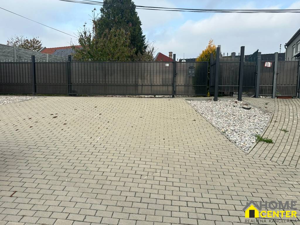 PRENÁJOM : 2 IZBOVÝ RODINNÝ DOM, KOMÁRNO - 11