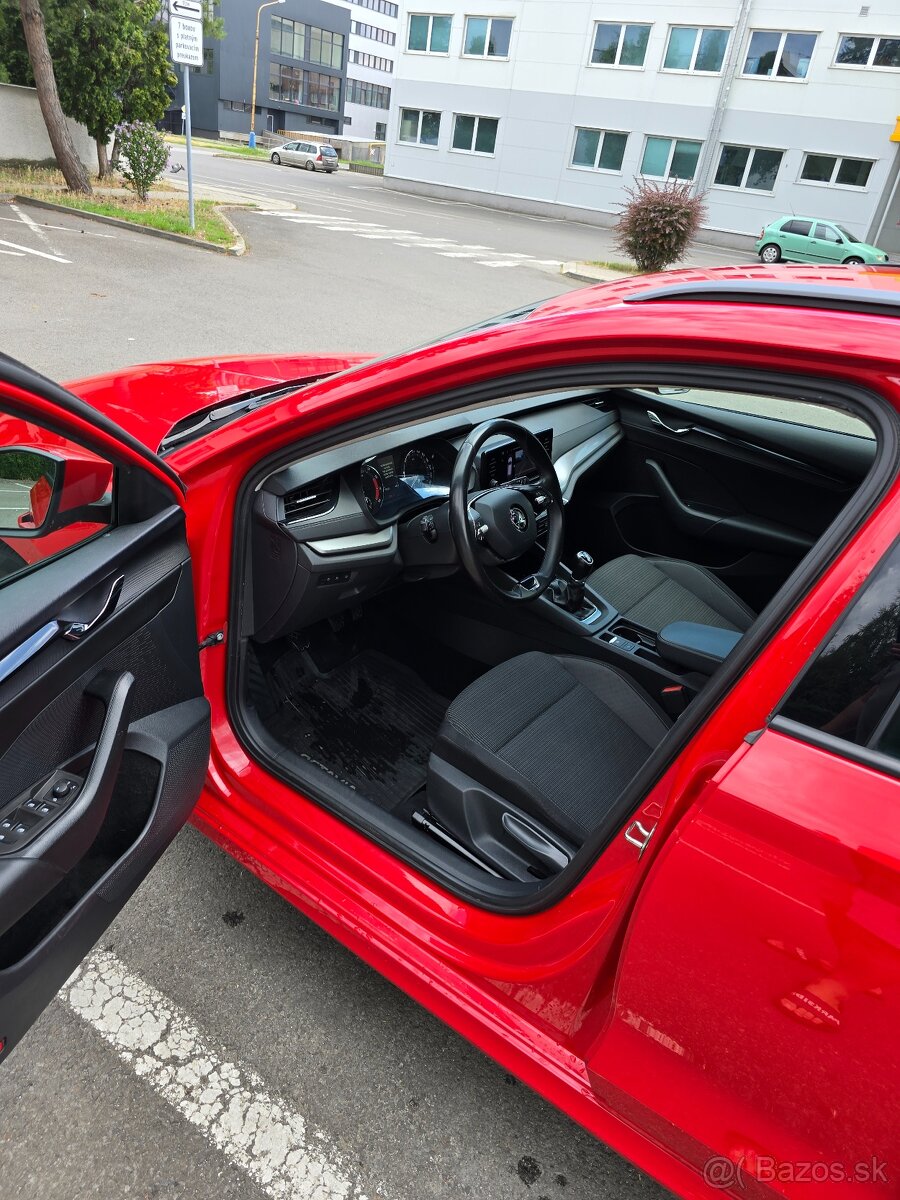 Predam Škoda octavia 4 combi 1.5tsi Kessy LED DPH - 11