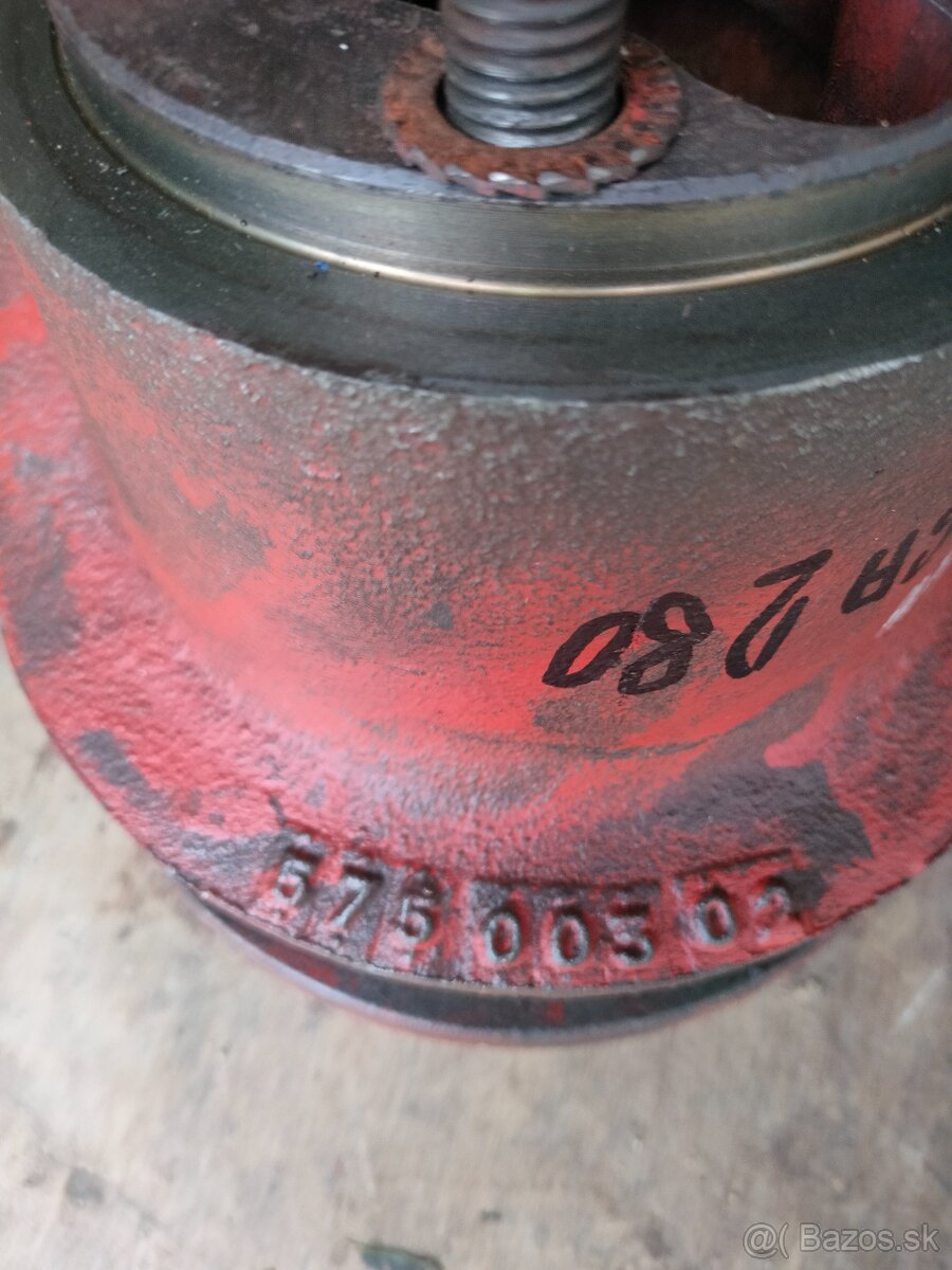 KUHN 280 SHRNOVAČ -- ruzné díly - 11