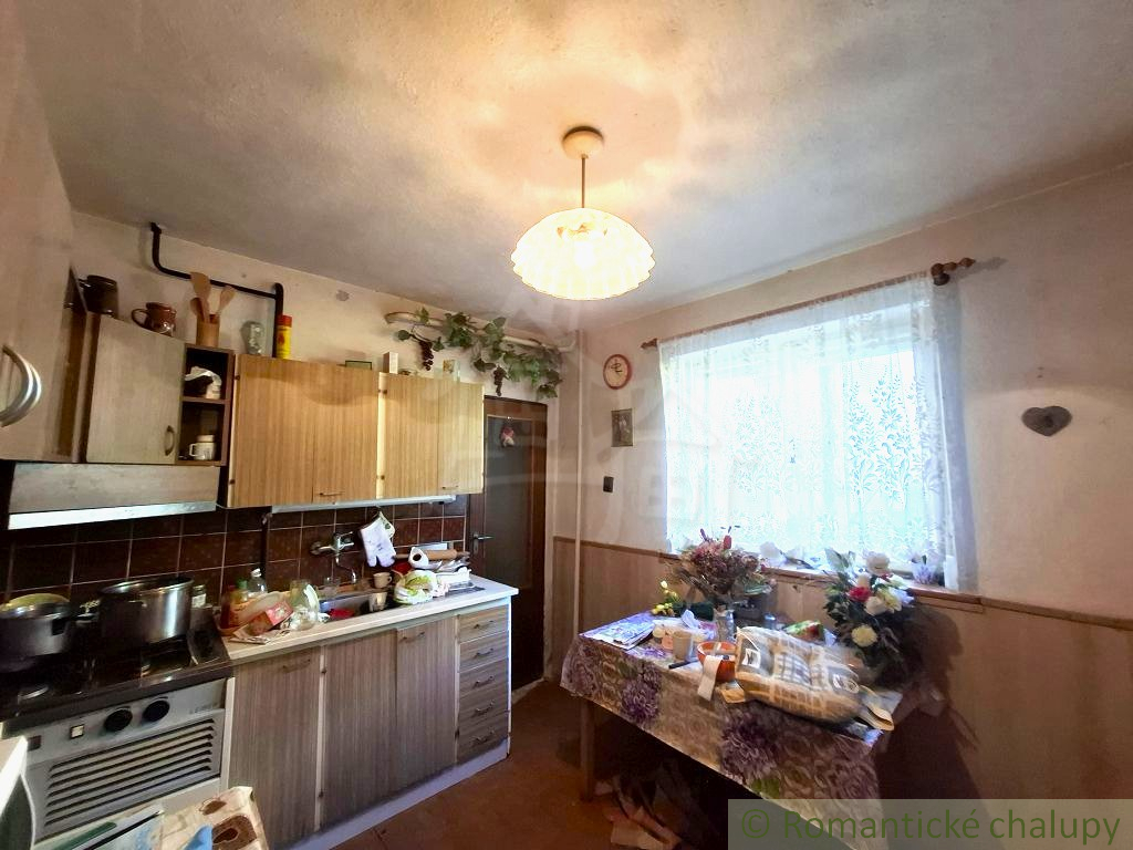 Ideálne rodinné bývanie s potenciálom v Lovinobani - 11