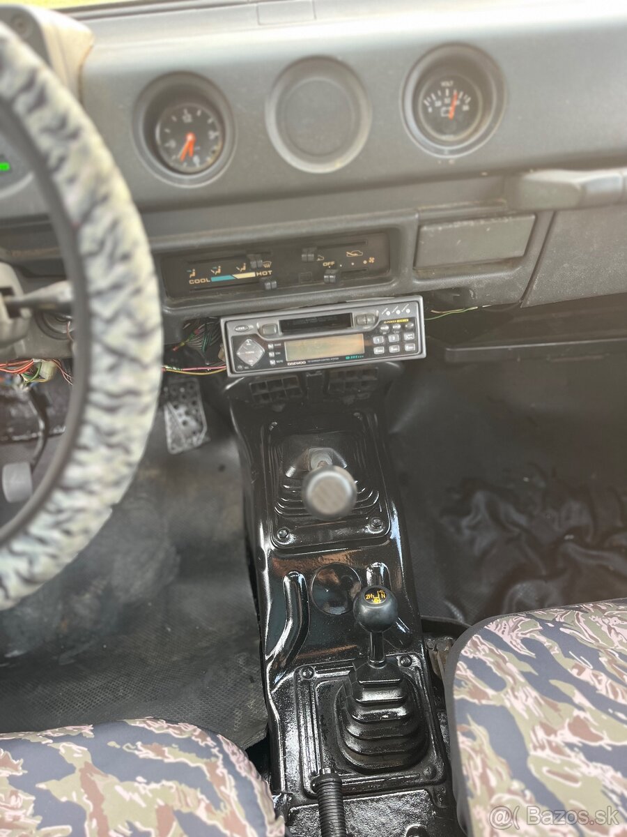 Suzuki Samurai 1.0 SJ410 - 11