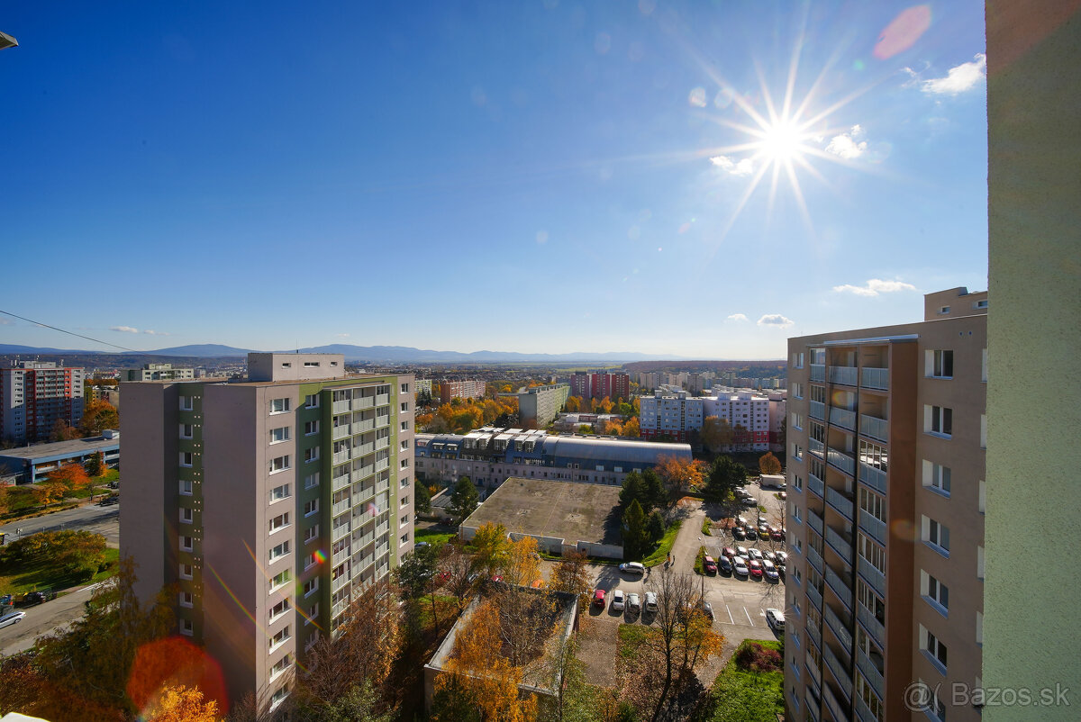 Na predaj 3 izbový byt (77 m²) na 12. p. – KVP, ZOMBOVA - 11