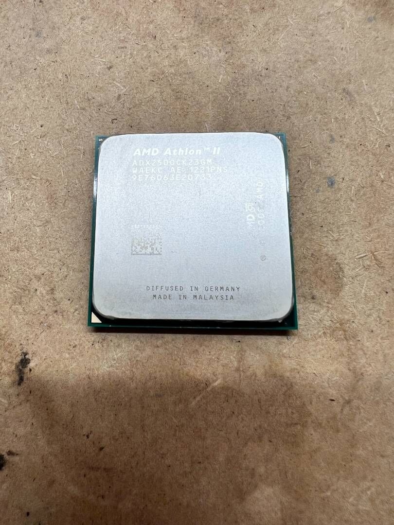 Predám procesory G3250 / i3-2100 / Xeon / i3-4130 - 11