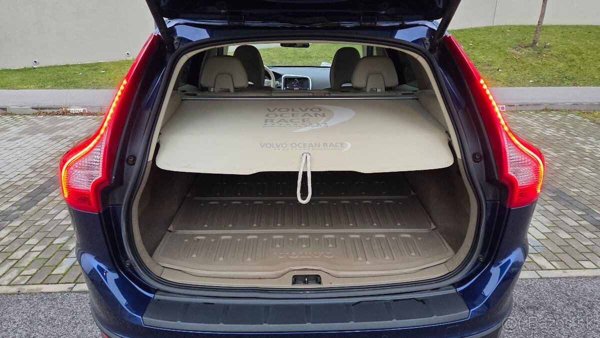 Volvo XC60 D3 - 120kW AWD Ocean Race AT - 11