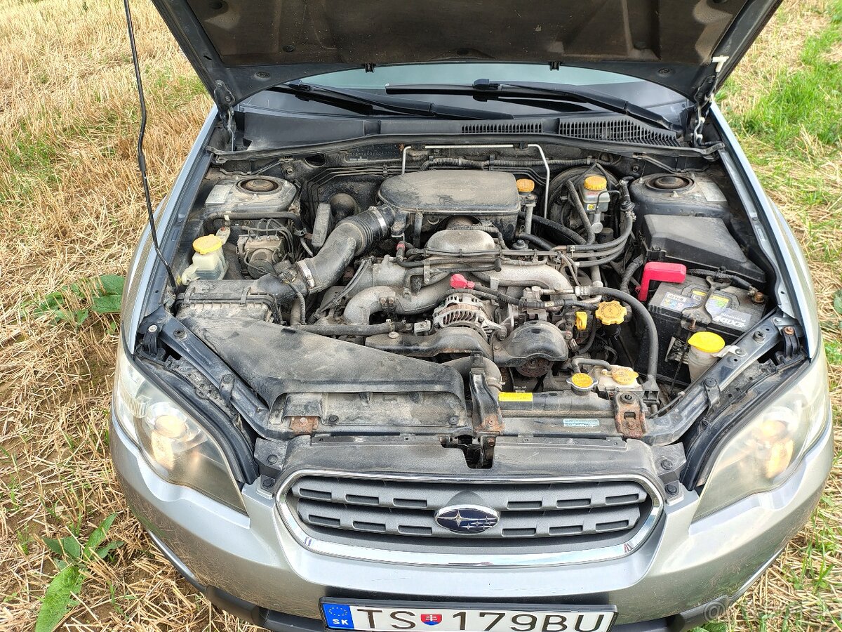 Subaru Outback 2,5 benzín - 11