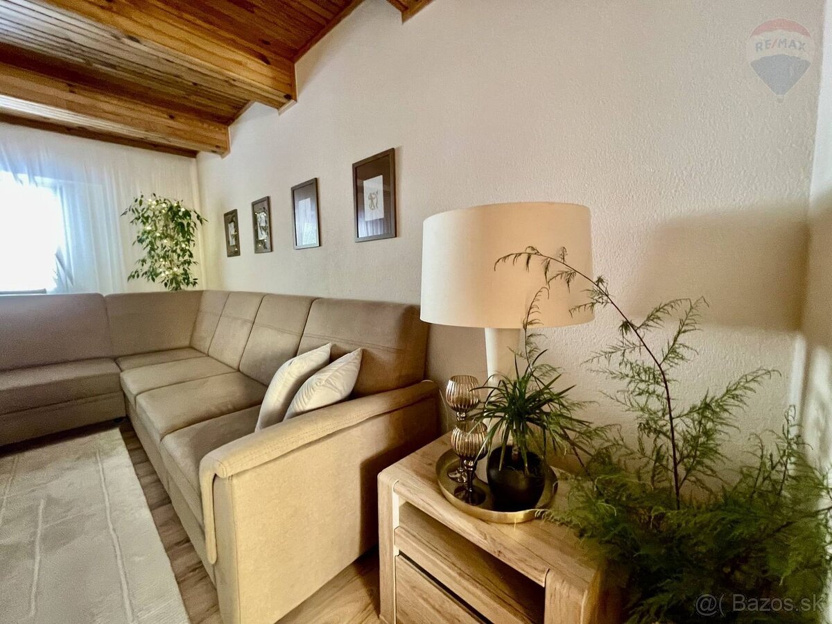 Na predaj útulný rodinný dom po rekonštrukcii s garážou, pek - 11