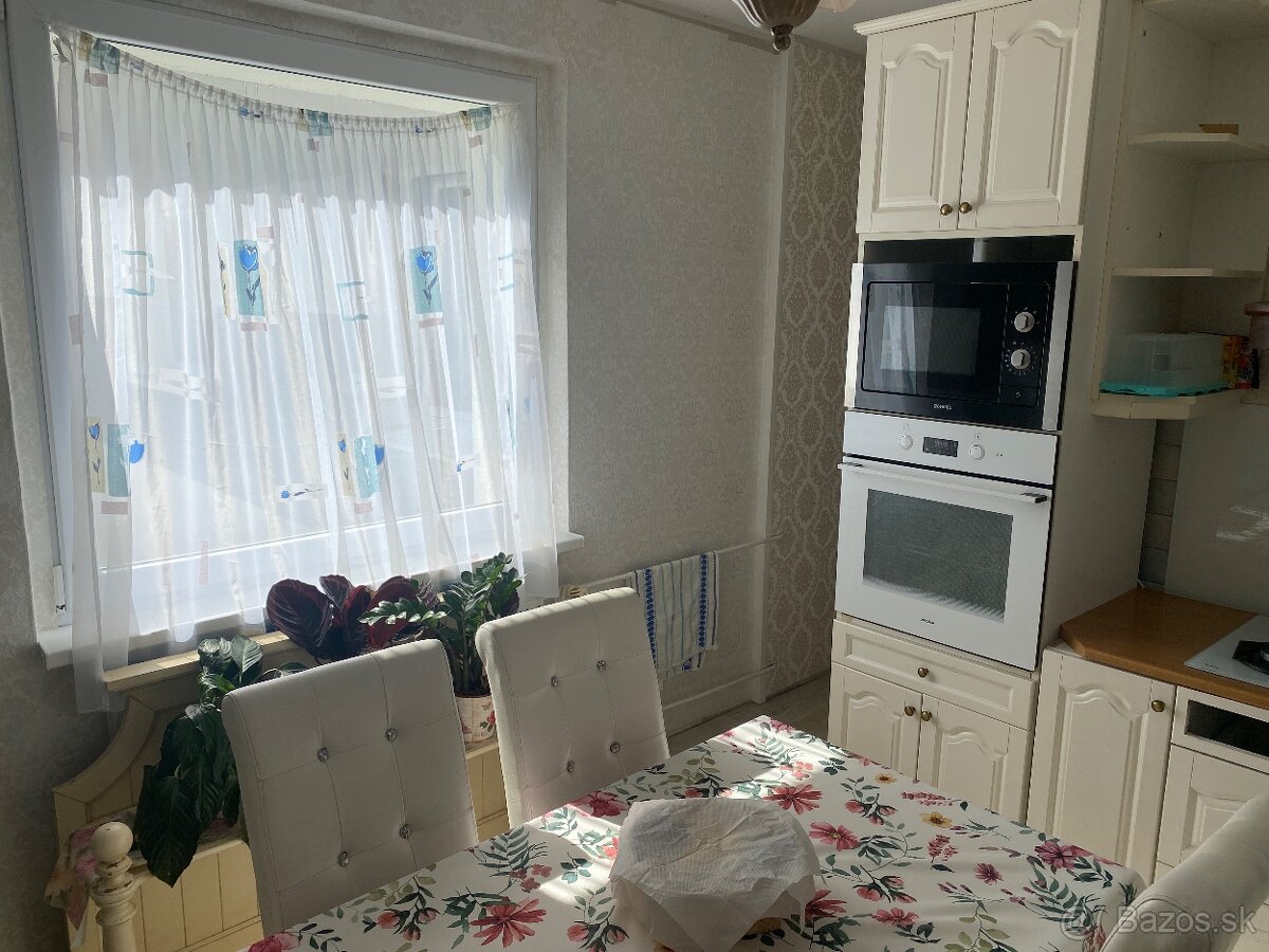 Prenájom izby s balkónom - 11