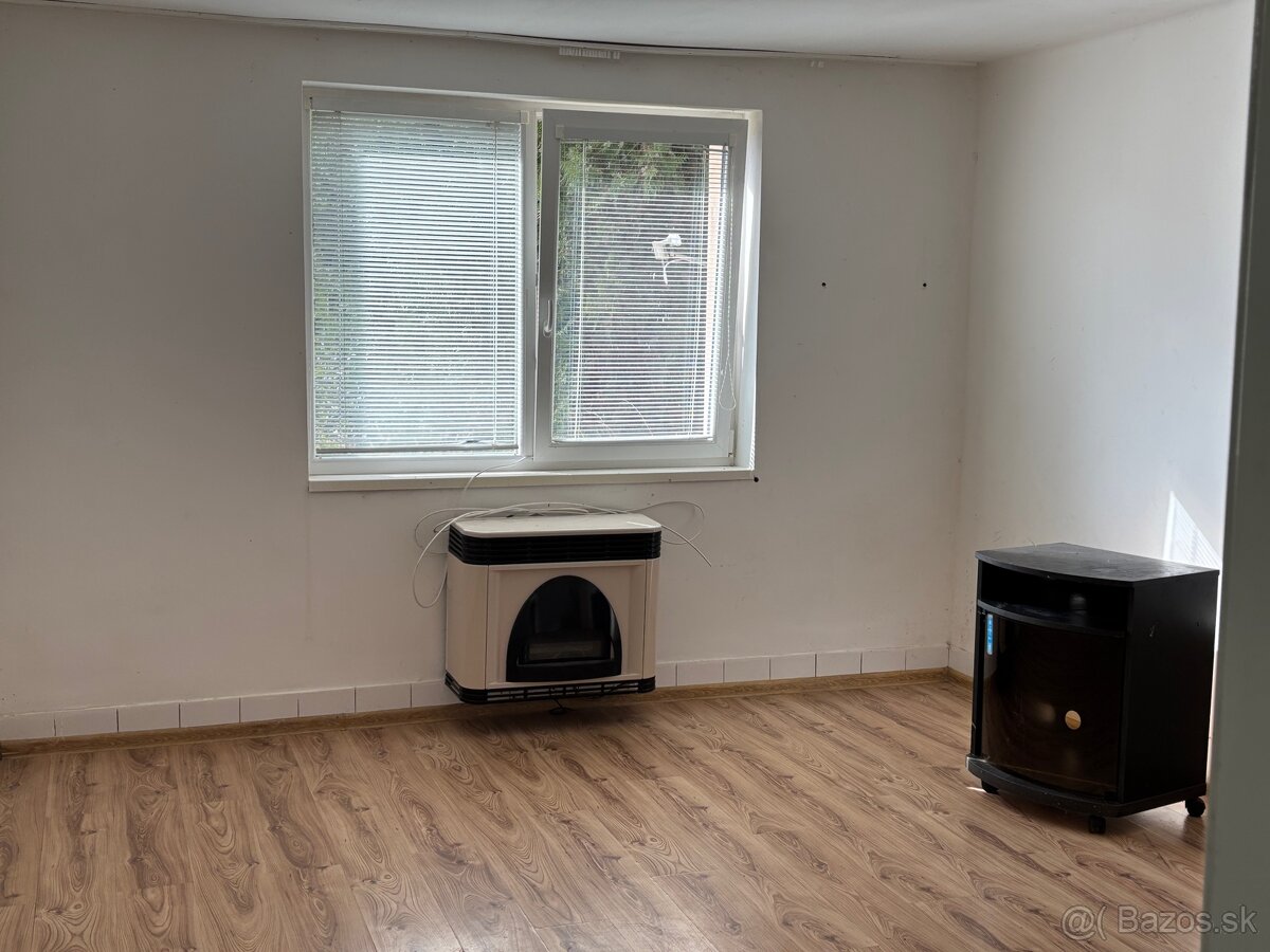 Na predaj - Rodinný dom v obci Pribeta - 11