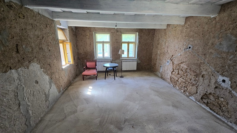 Dve chalupy v malebnej obci Devičany s pozemkom 2979 m2 - 11