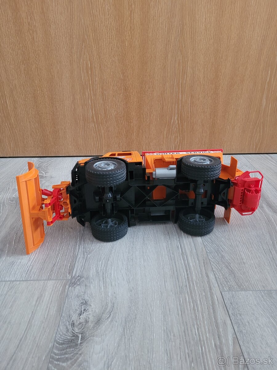 Bruder posypacie auto - 11