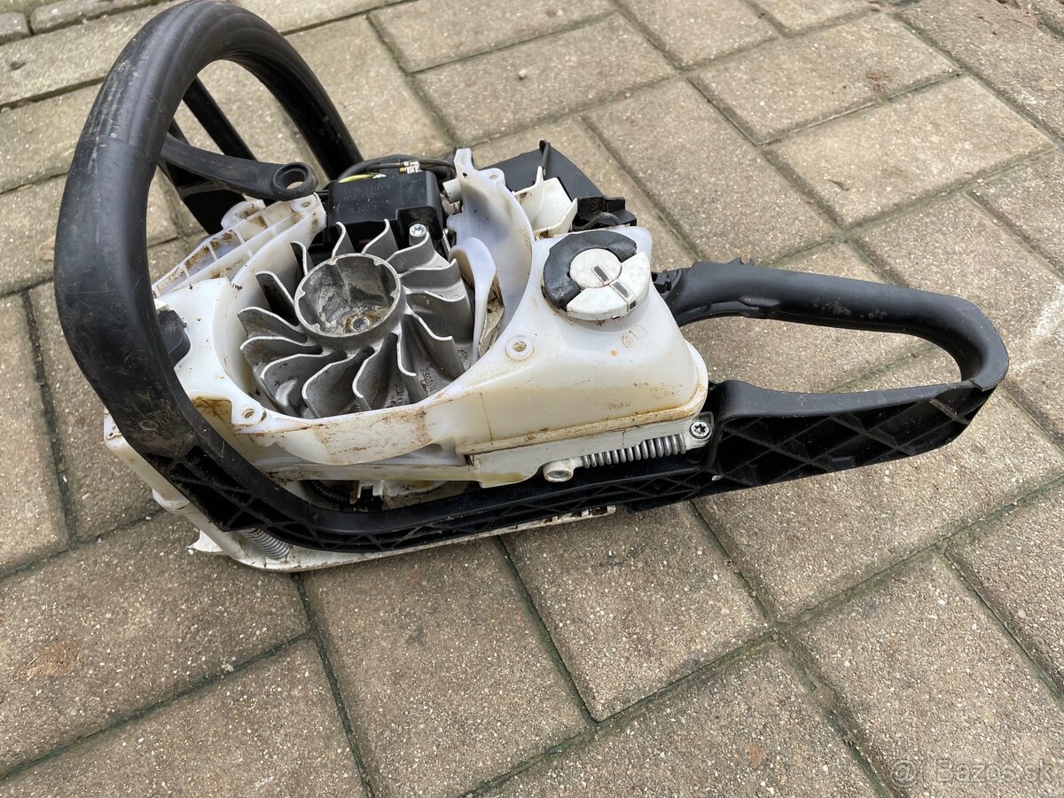 Predám motorovú pilu STIHL MS 211/C - 11