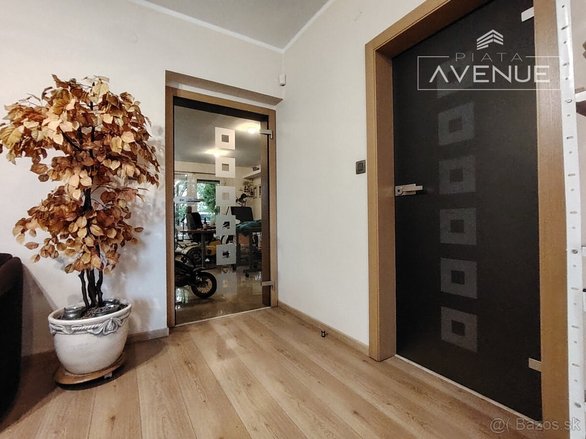 🏢 NA PREDAJ/ obchodný priestor so showroomom a možnosťou býv - 11