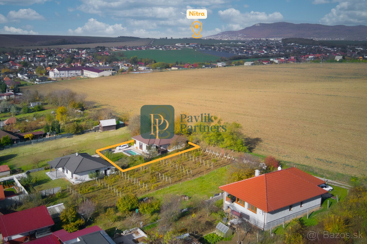 Predaj krásny zariadený 4 izbový rodinný dom, bazén, 760m2 p - 11
