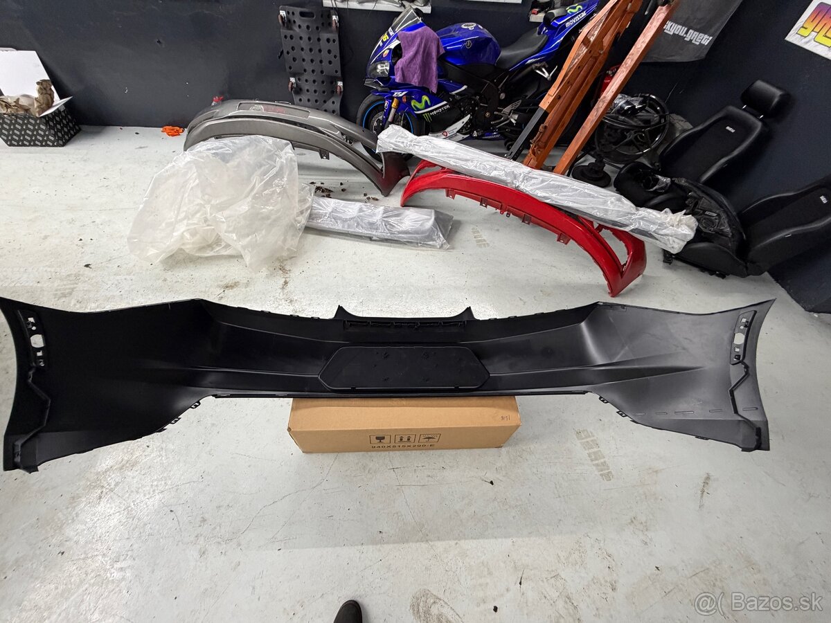 Zadný narazník Chevrolet Camaro 2016+ - 11