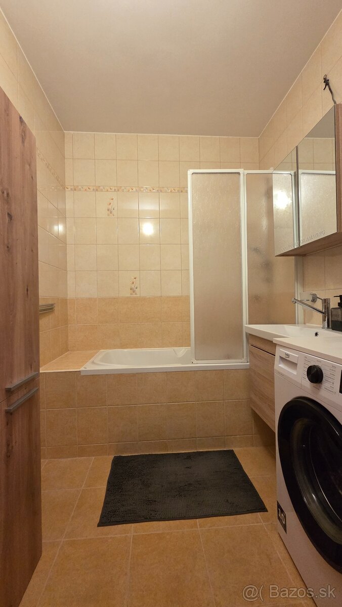 NA PREDAJ SLNEČNÝ 3-IZBOVÝ BYT - JURKOVIČOVA, PREŠOV - 11