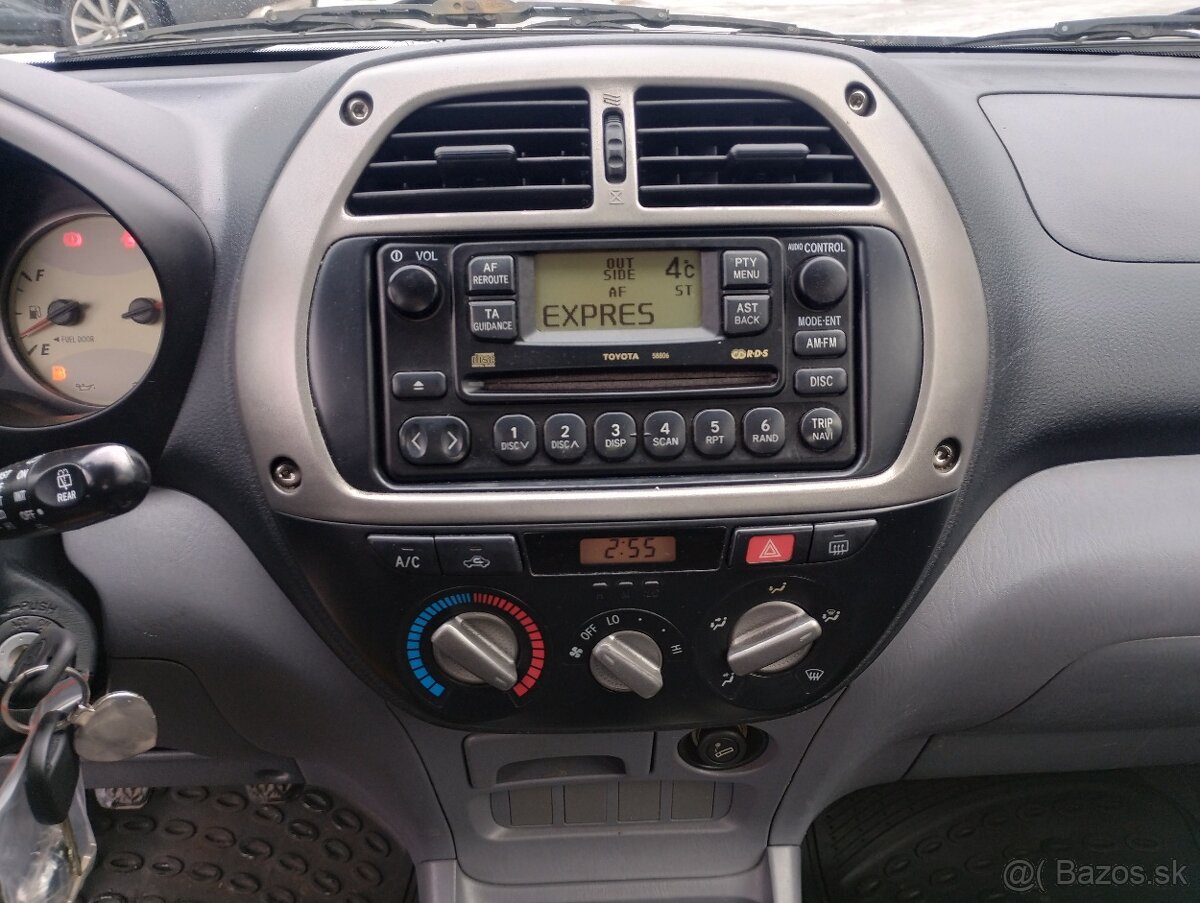 Toyota RAV4 1.8 VVTi predny pohon - 11